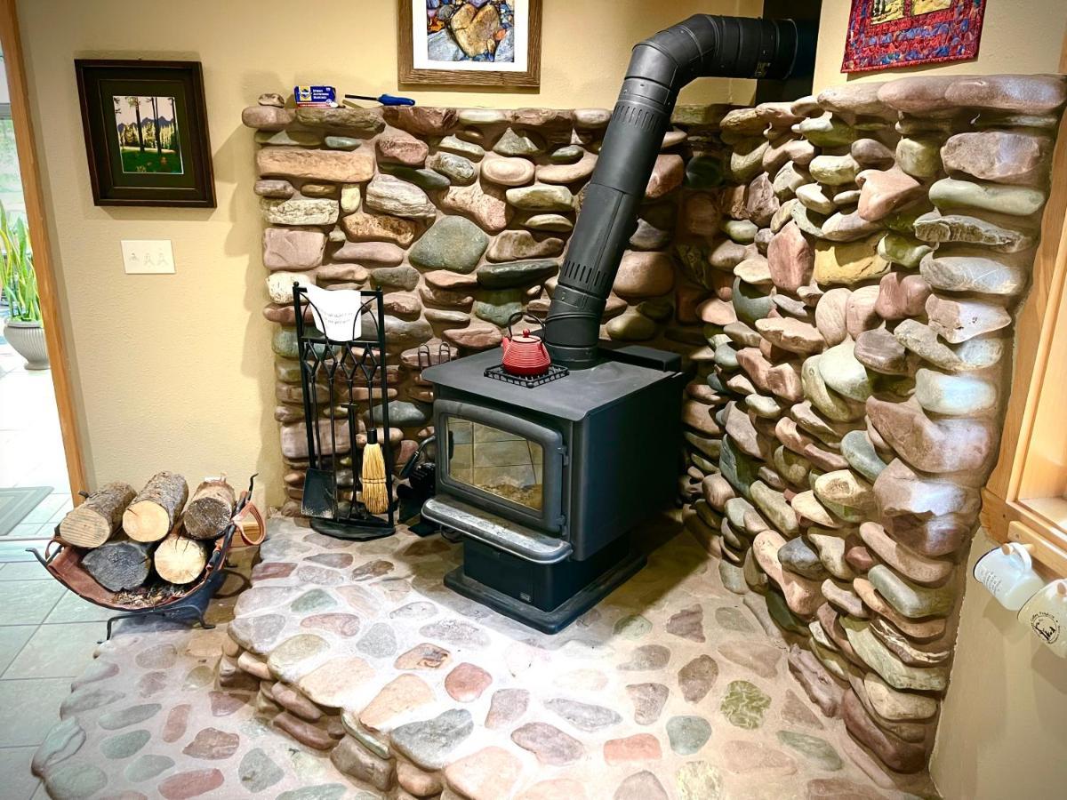 Moss Mountain Inn 컬럼비아 폴스 외부 사진